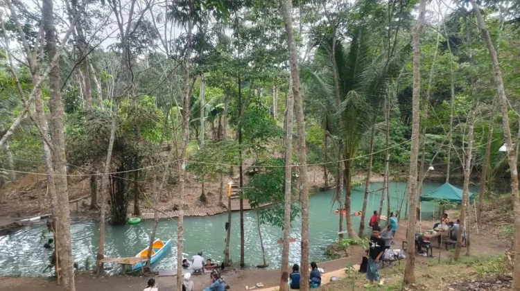 Bangka's Hidden ‘Aik Biru Bukit Senja’ Draws Holidaymakers