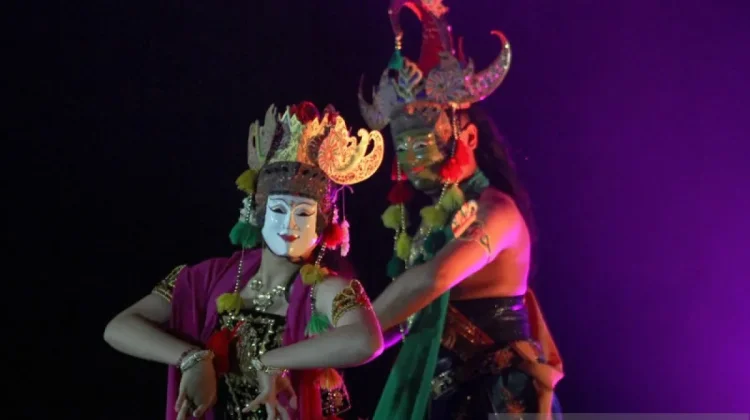 Topeng Malangan: A Symbolic Masked Dance Rooted in East Javanese History