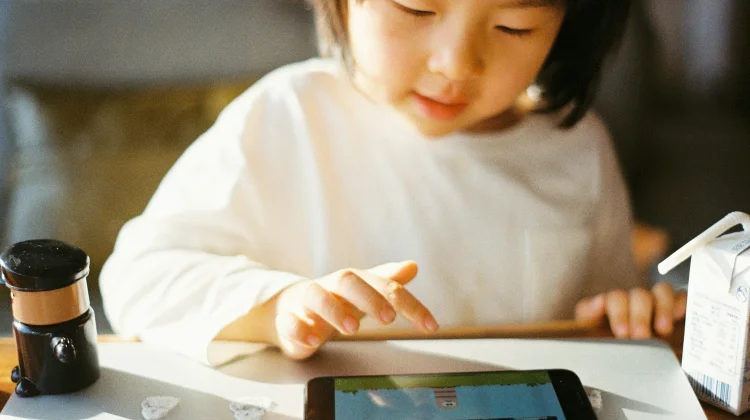 Indonesian Pediatricians Endorse Age Limits on Social Media for Children