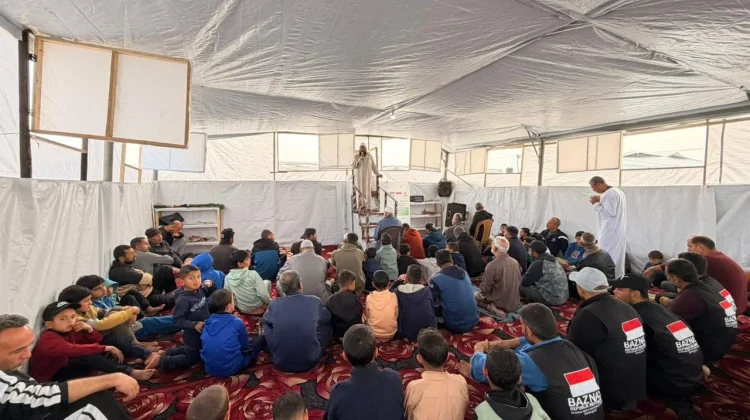 BAZNAS Builds Emergency Mosques in Gaza Amid Humanitarian Crisis