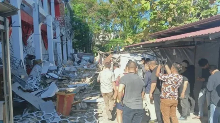 Magnitude 7.6 Earthquake Strikes North Sulawesi, Causing Two Casualties