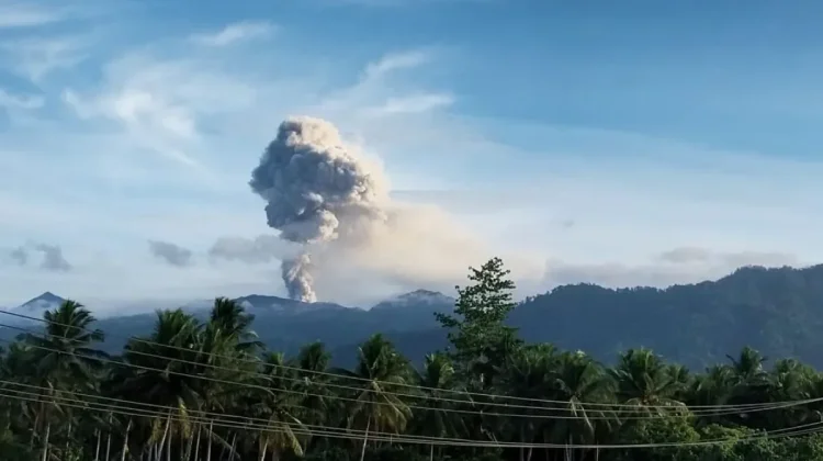Mount Dukono Erupts 76 Times in a Single Day: Alert Level II Maintained