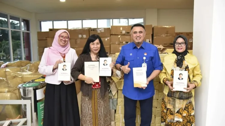 China Donates Over 3,000 Books to Untad to Strengthen Academic Resources
