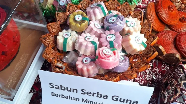 Jakarta Community Turns Waste Oil into Soap
