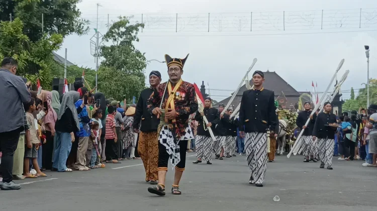 Batang Celebrates 60th Anniversary with Sacred Heirloom Parade