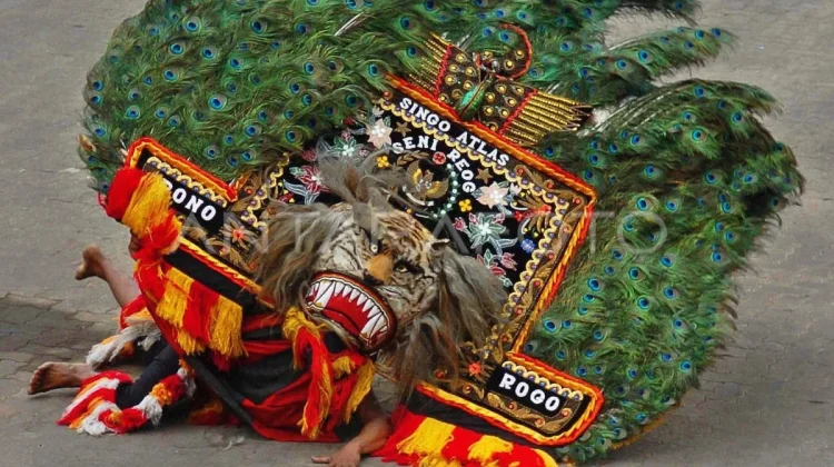 Khofifah Urges Strengthening of Reyog Ecosystem Following UNESCO Recognition