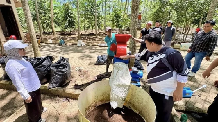 South Kalimantan Processes Organic Waste for Forest Rehabilitation