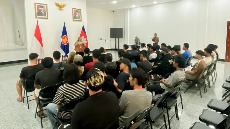 Cambodia Waives Overstay Fines, over 4,600 Indonesians Head Home