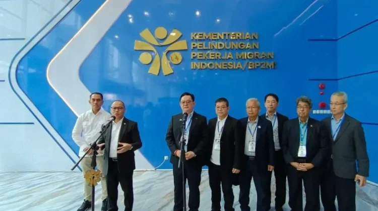 Indonesia and Malaysia Explore Broader Cooperation on Migrant Worker Protection