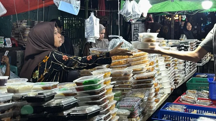 Exploring Benhil’s Famous Flat Price Food Stall in Central Jakarta