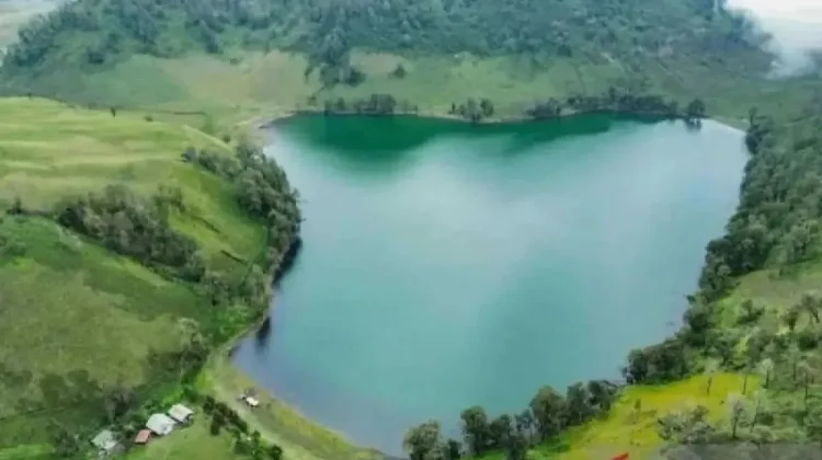 Mount Semeru Hiking Trails to Reopen April 24 with New Safety Rules