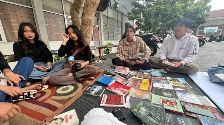Bengkulu Marks World Book Day by Promoting Youth Reading