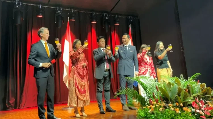 Dutch Envoy Honors Fallen Indonesian Peacekeepers, Backs Ties