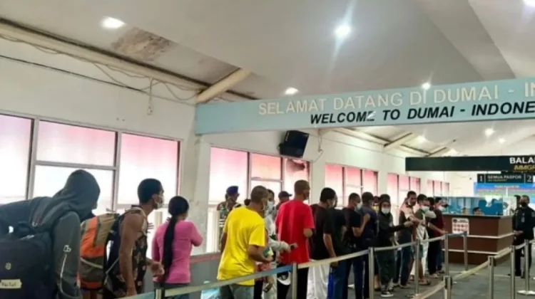BP3MI Riau Receives 150 Non-Procedural Migrant Workers Deported from Malaysia