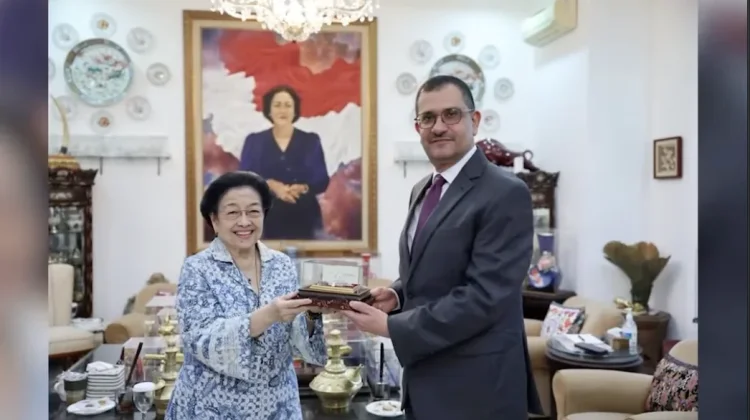 Former President Megawati Hosts Iraqi Charge d’Affaires to Discuss Bilateral Ties