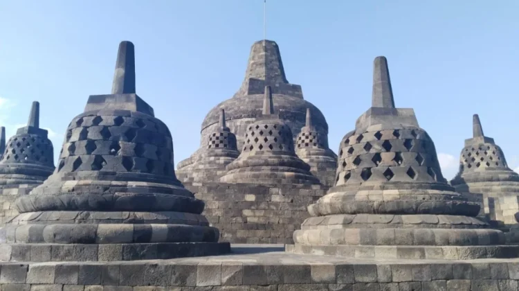 Minister Affirms Chattra Installation Will Not Alter Borobudur’s Structure