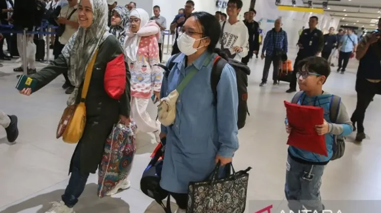 Last 13 Indonesians Safely Evacuated from Iran Amid Rising Tensions