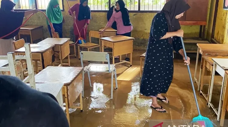 Floods Shut Six Schools in Aceh's Nagan Raya