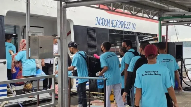 Indonesian Consulate Repatriates 232 Citizens, Migrant Workers from Malaysia