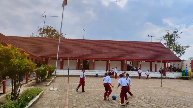 Sumedang Expands Eco-Friendly School Program to Tackle Waste