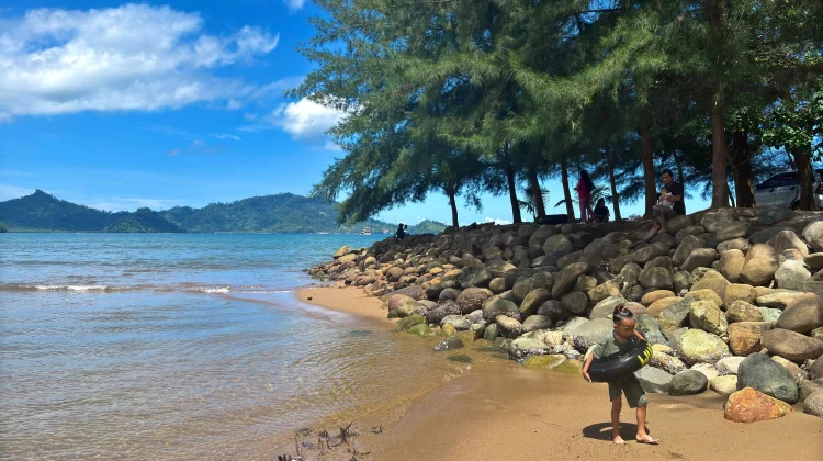 Carolina Beach, A Coastal Gem in West Sumatra's South Bungus