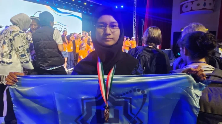 Indonesian Student Wins Bronze at European Girls’ Informatics Olympiad