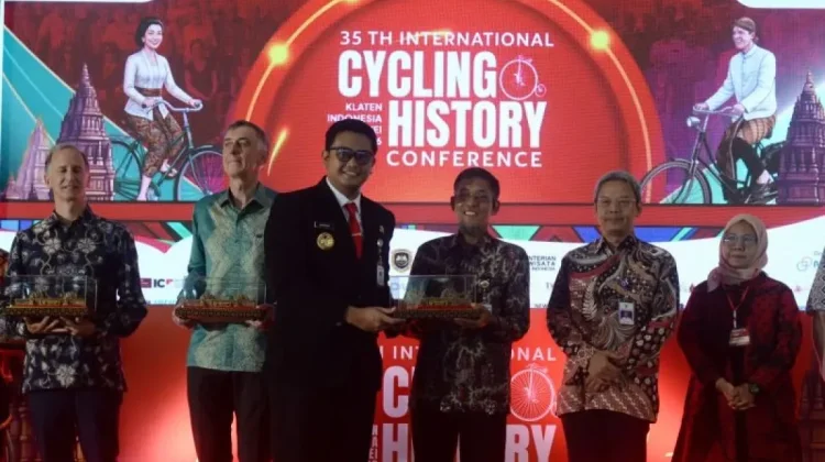 Indonesia Hosts Global Cycling History Conference for First Time