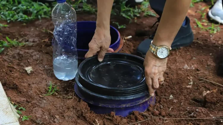 South Jakarta Mandates Localized Trash Disposal via Teba and Biopore Systems