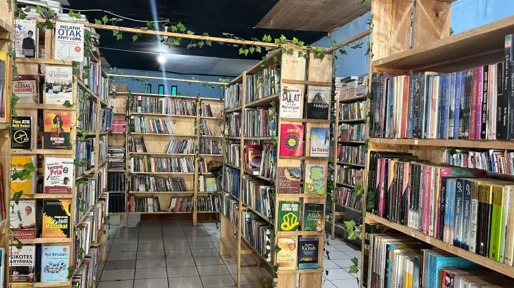 Lawmakers Push for Tax-Free Books in Revised Legislation