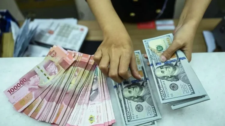 Rupiah Under Pressure as Global Risks Test Indonesia’s Economy