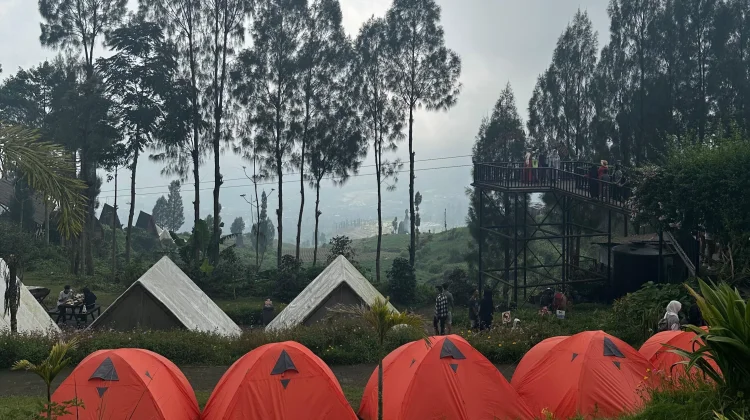 Family of Four Found Dead Inside Camping Tent in Temanggung
