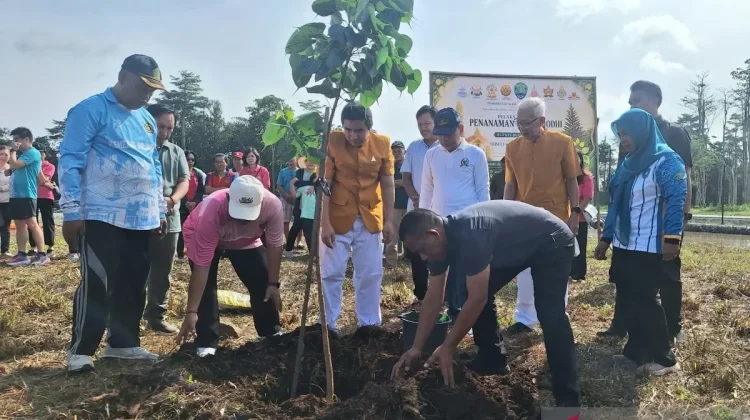 North Kalimantan Buddhists Plant Sacred Bodhi Tree to Mark Vesak