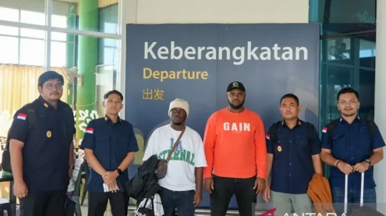 Central Tanjungpinang Immigration Deports Two Nigerian Nationals