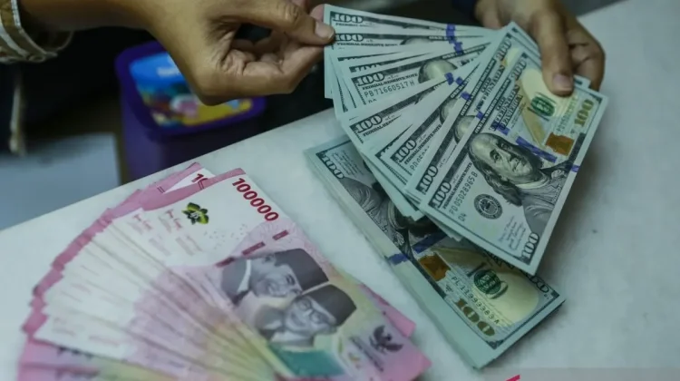 Rupiah Falls Past IDR 18,000 Amid Global Market Pressure