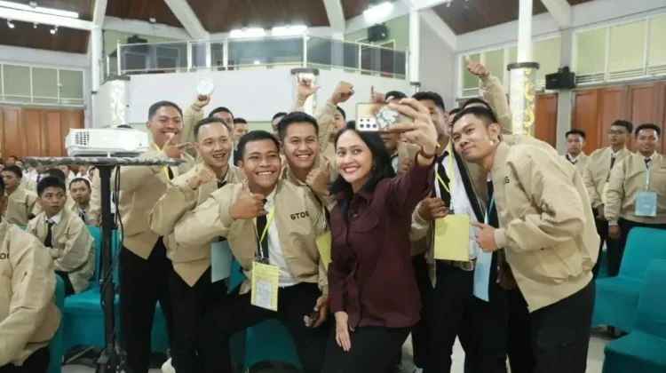Indonesia Sends 133 Migrant Workers to South Korea Amid Calls for Discipline