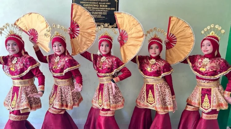 Gorontalo Dance Troupe Reimagines Traditional Art for Youth