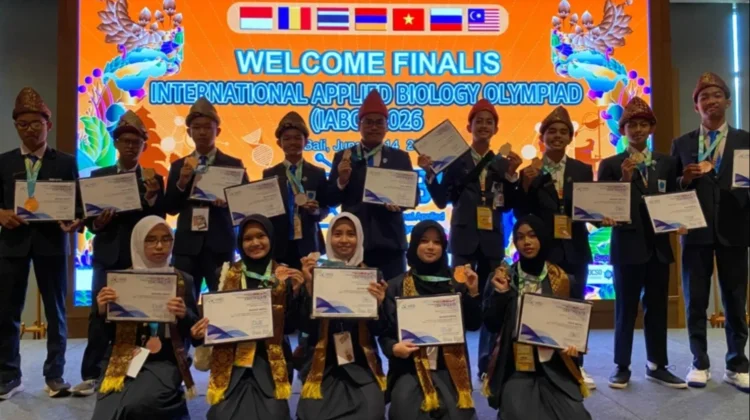 Indonesian Madrasah Students Triumph at International Biology Olympiad in Bali