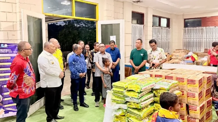 Papua Govt Sends Aid to Biak WWII Bomb Explosion Victims