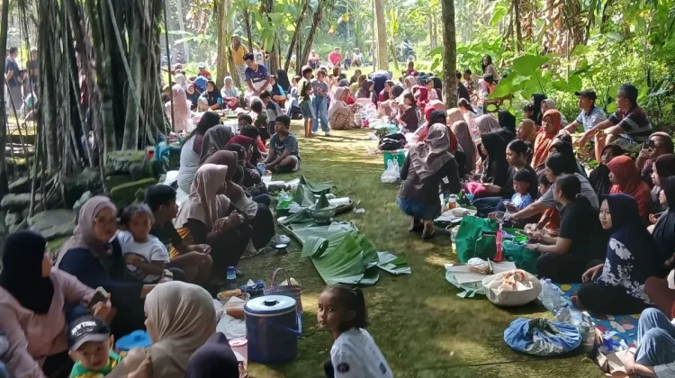 Central Java Village Preserves Centuries-Old Well Ritual Amid Modernization
