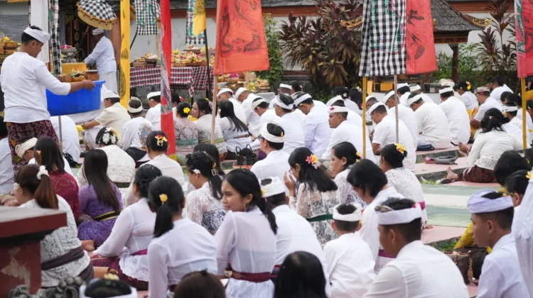 Galungan in Palangka Raya Strengthens Brotherhood and Interfaith Harmony