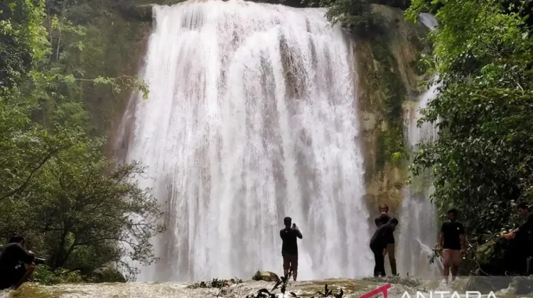 East Kalimantan Boosts Protection for Lingkacan Waterfall Site