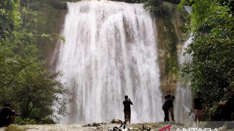 East Kalimantan Enforces Strict Protection Over Lingkacan Waterfall Ecosystem