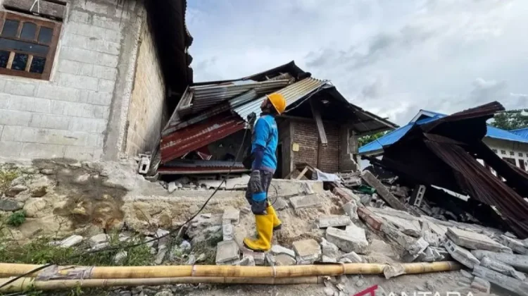 PLN Restores Power Grid in Central Sulawesi After Earthquake