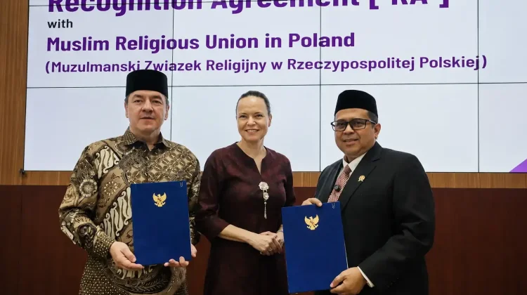 Indonesia, Poland Sign Halal Cooperation Agreement