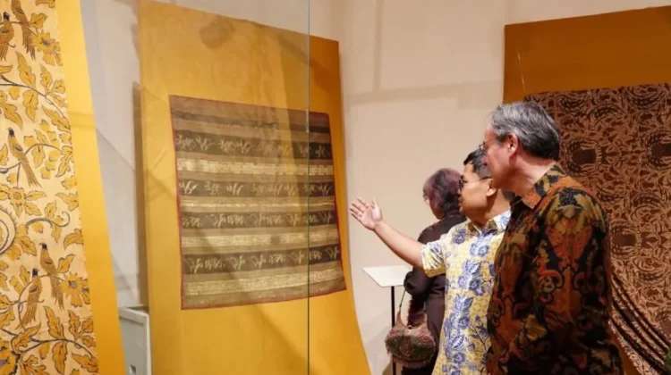 Rare Colonial-Era Batik Fabrics Headline Jakarta Textile Museum Exhibition