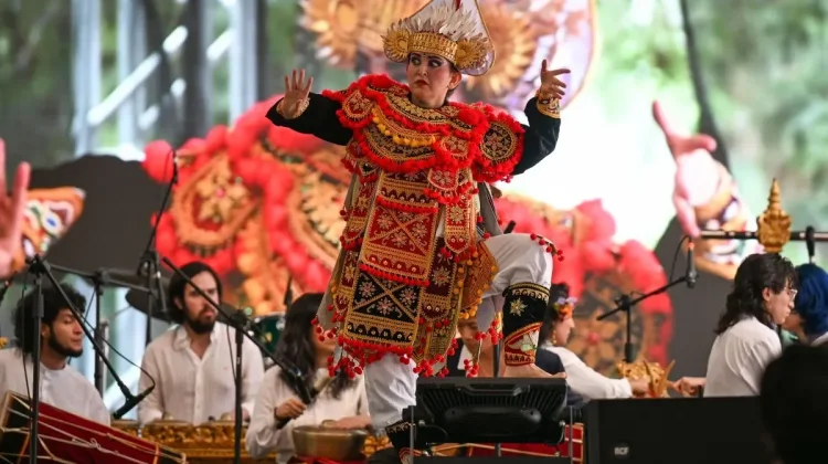 Mexican Gamelan Troupe Showcases Balinese Arts at World Cup Festival