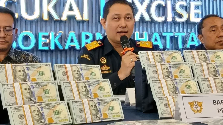 Indonesian Customs Probes Undeclared USD 350,000 Cash Brought From Thailand