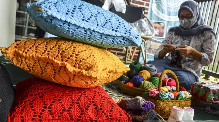 West Java Launches Paguron Schools to Save Traditional Crafts