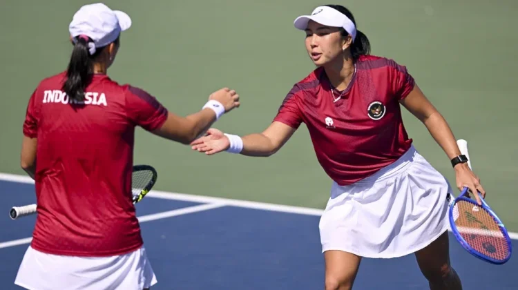 Indonesian Duo Janice Tjen and Aldila Sutjiadi Advance at Wimbledon