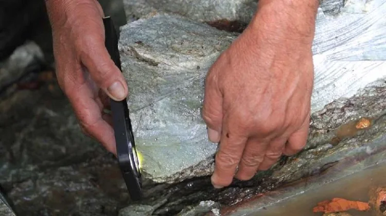 Nagan Raya Develops Local Jade into High‑Value Handicrafts